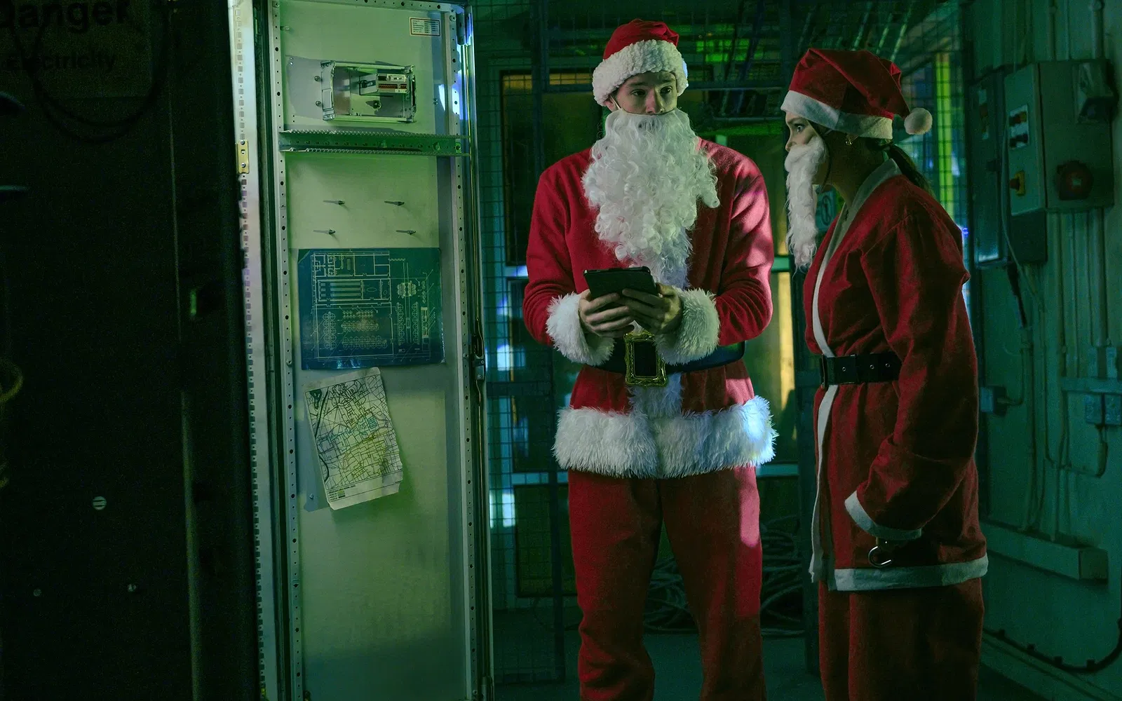 Read more about the article Jingle Bell Heist Review — The Worst of Netflix’s Holiday Dreck