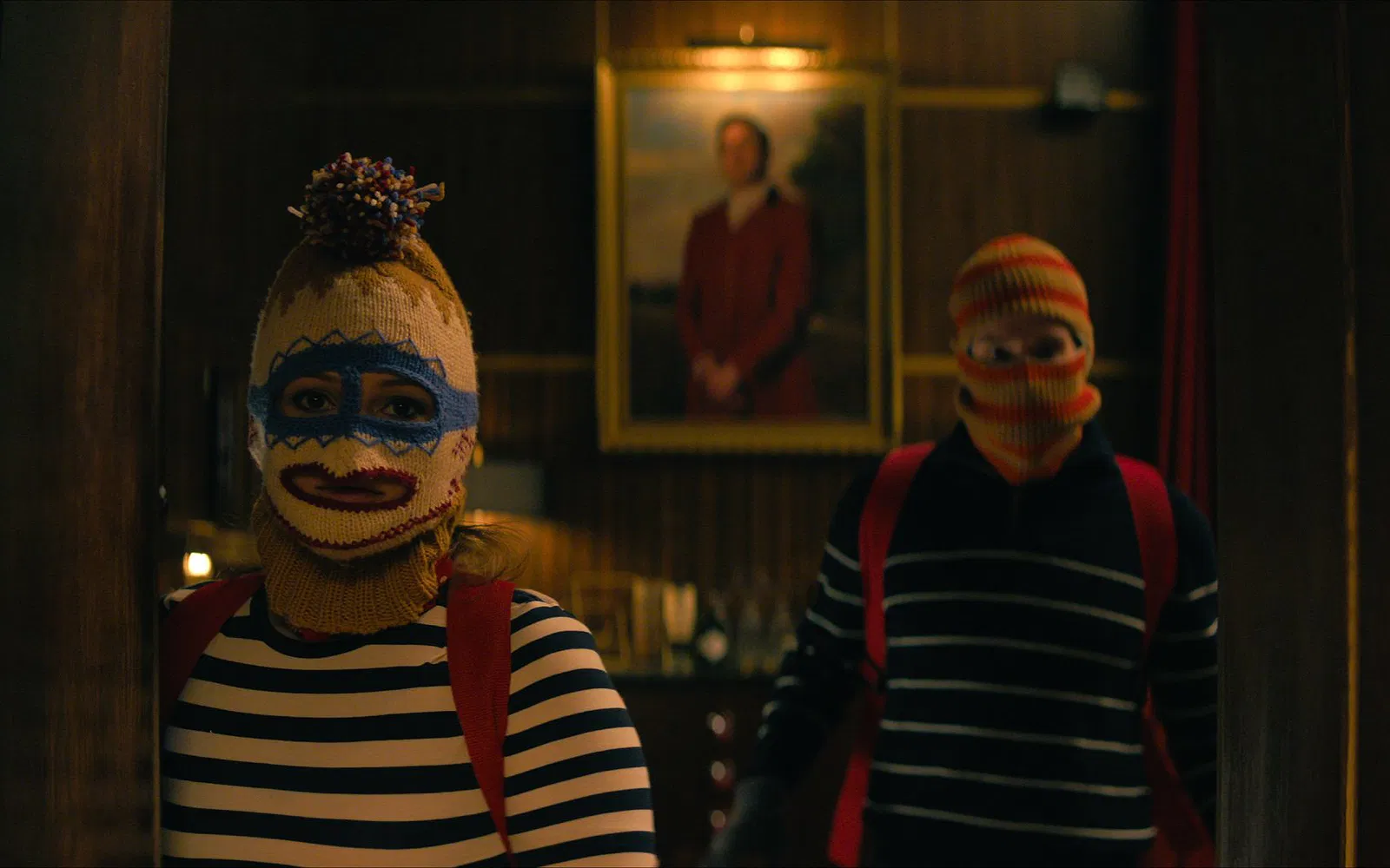 Jingle_Bell_Heist_n_01_14_15_06R-scaled Jingle Bell Heist Review — The Worst of Netflix’s Holiday Dreck